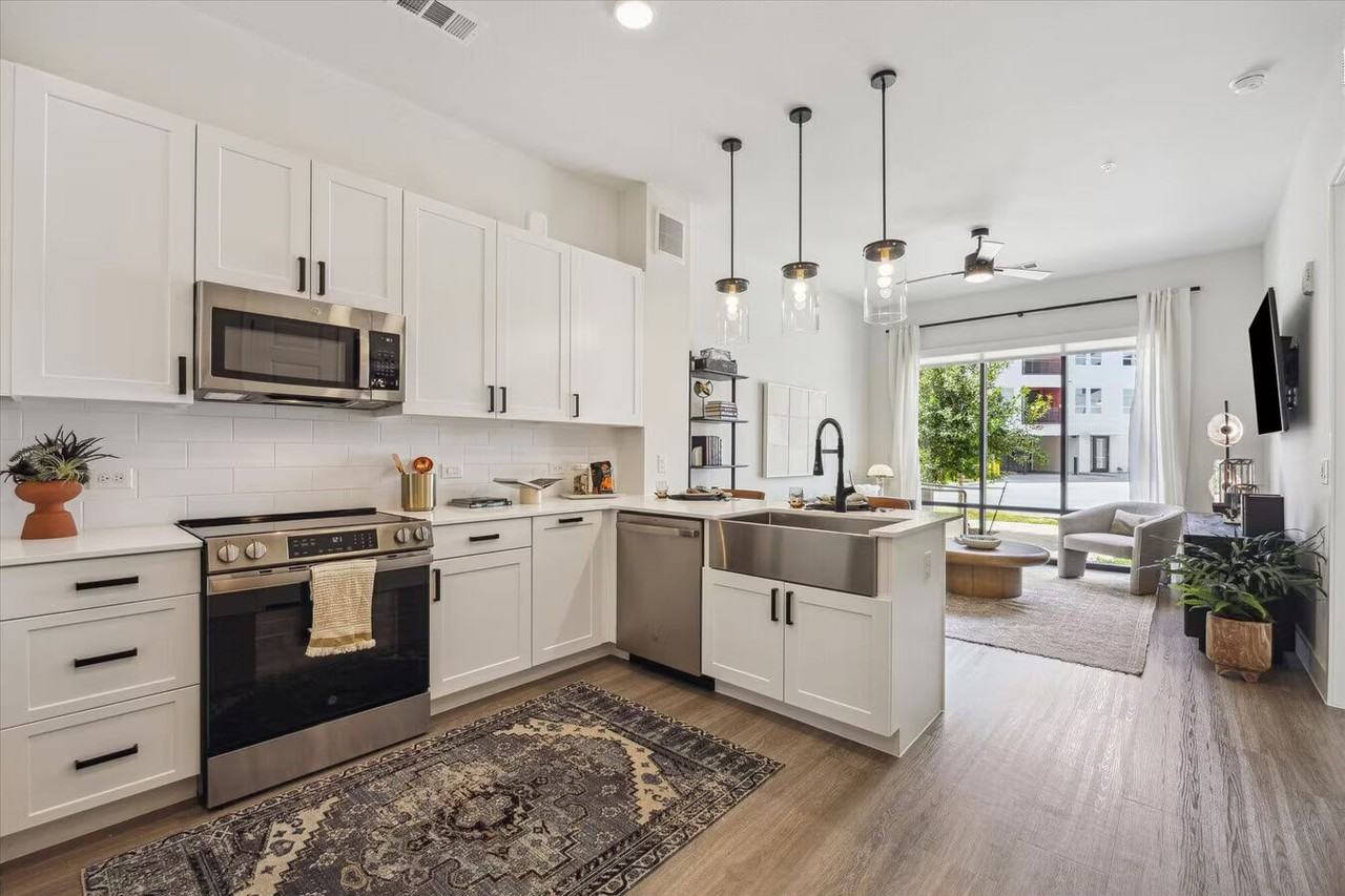 2900 W 12th St #LTGB - Photo 2 of 8