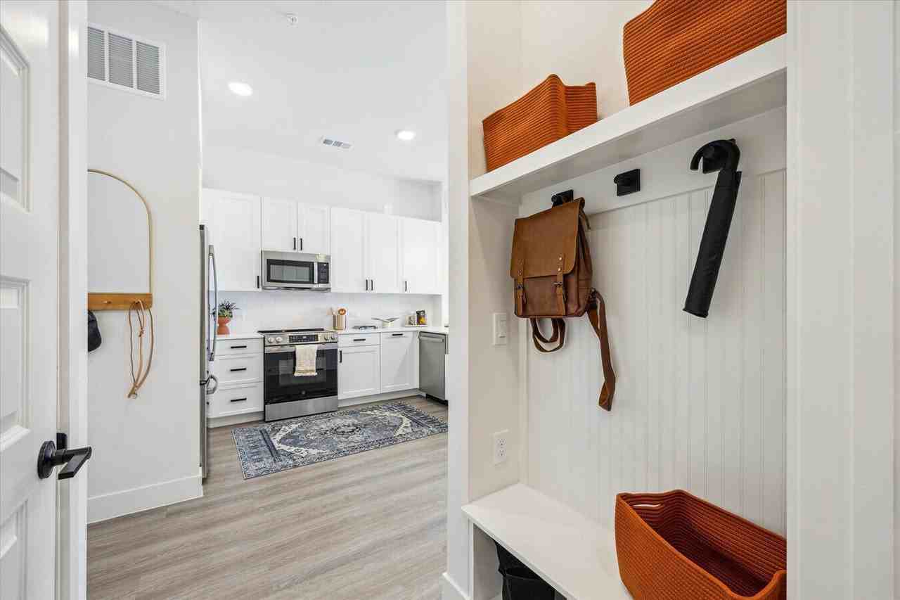 2900 W 12th St #LTGB - Photo 3 of 8