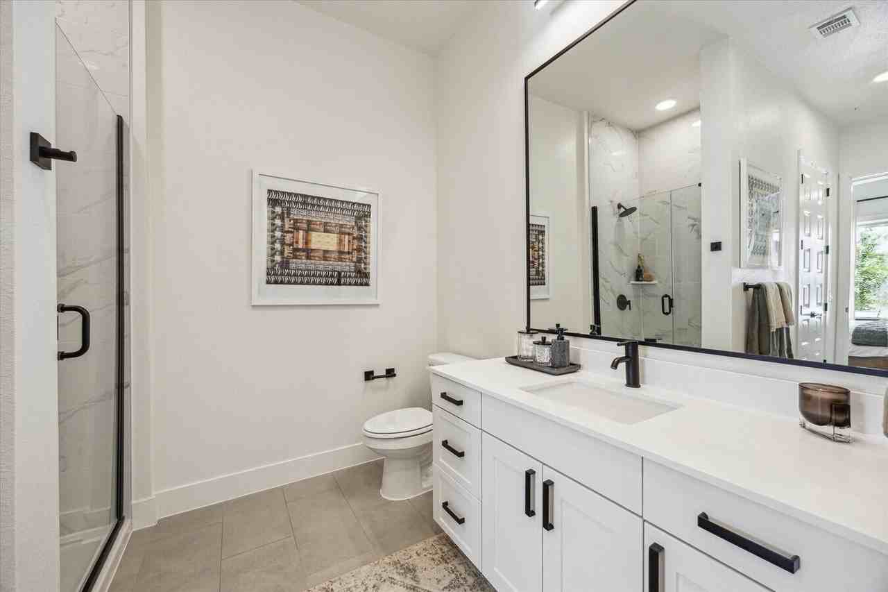 2900 W 12th St #LTGB - Photo 7 of 8
