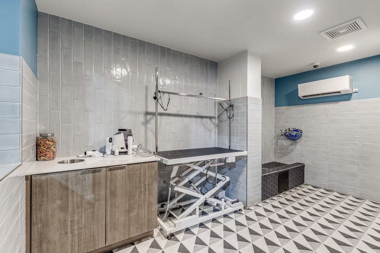 701 W 26th St #LHT - Photo 7 of 7