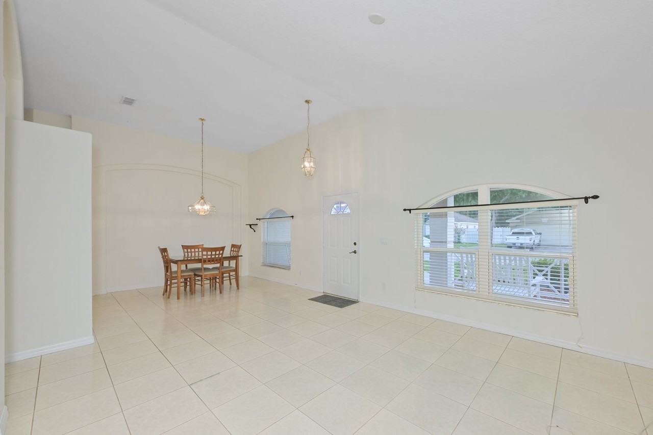 1147 Timber Trace Dr - Photo 6 of 50