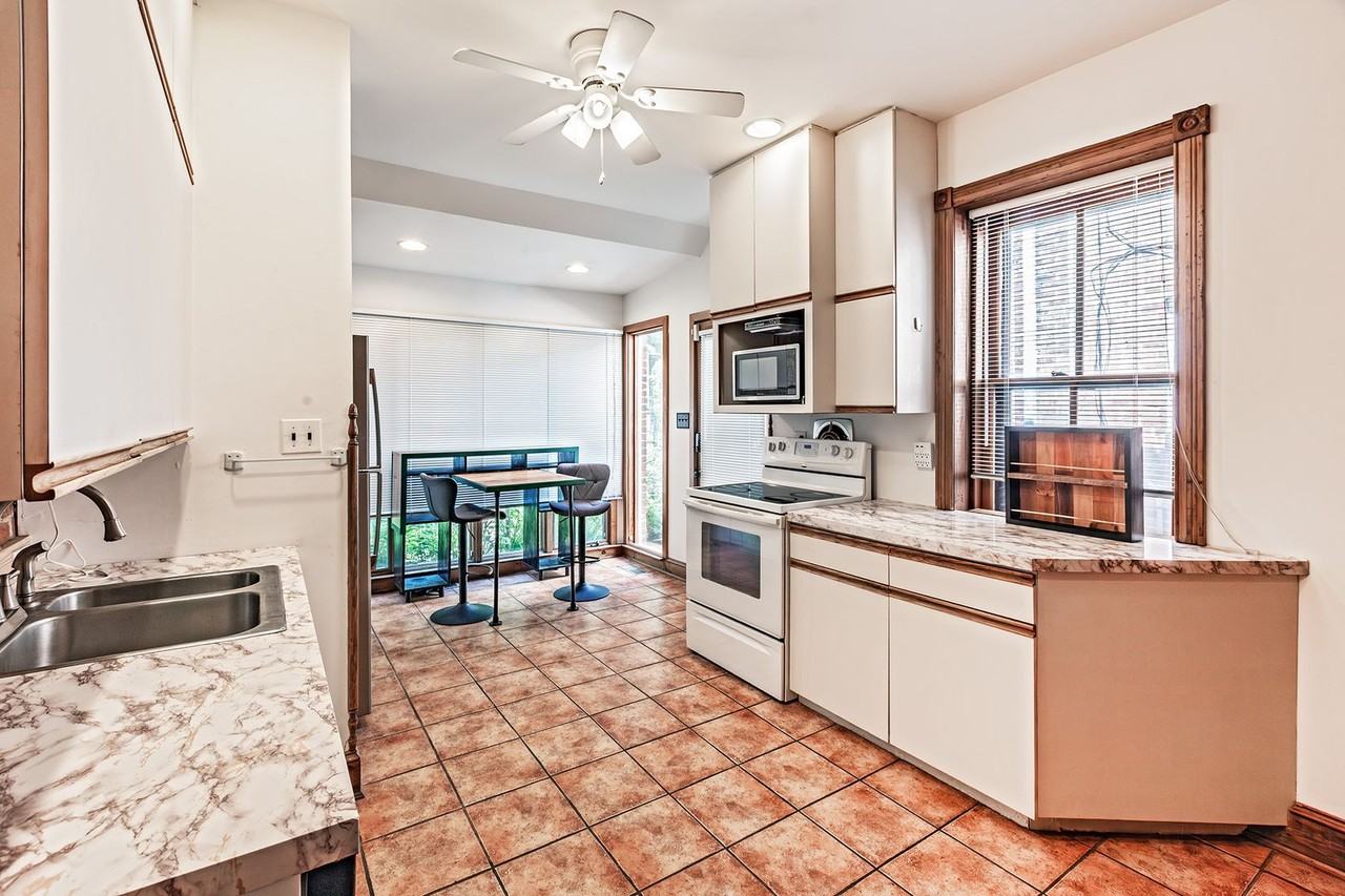 1018 Wawaset St - Photo 5 of 19