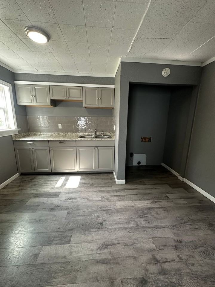 1406 N Arapahoe St - Photo 4 of 11
