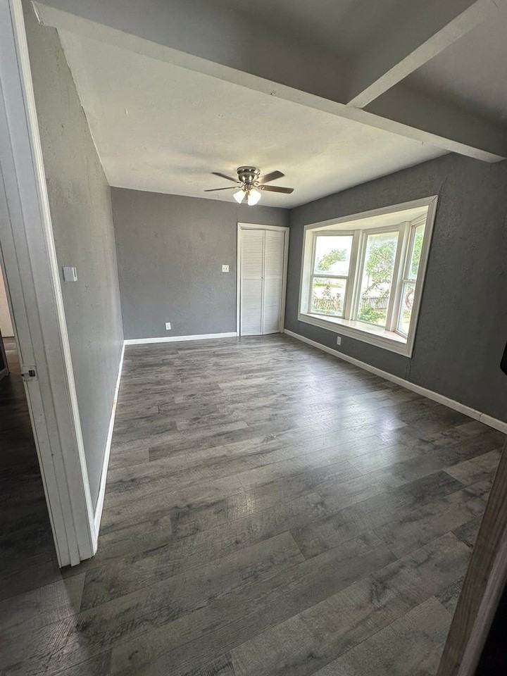 1406 N Arapahoe St - Photo 5 of 11