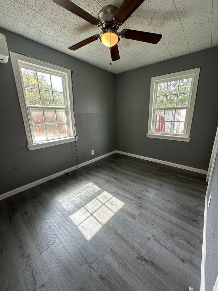 1406 N Arapahoe St - Photo 7 of 11