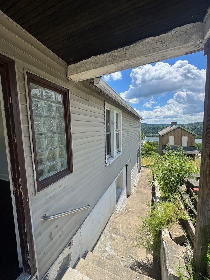 922 Oak St - Photo 3 of 16