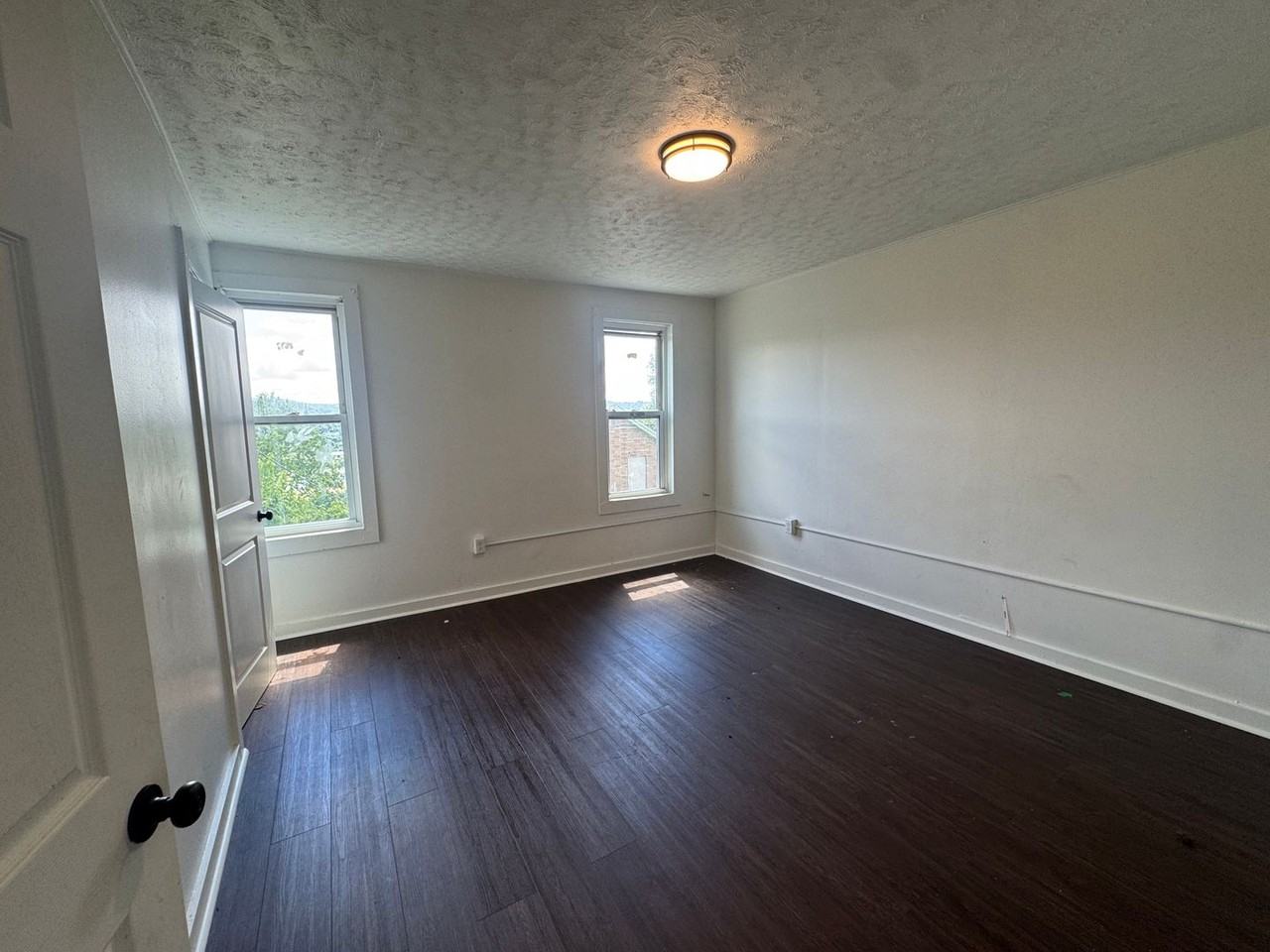 922 Oak St - Photo 6 of 16