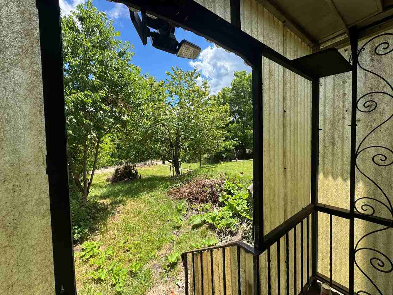 1007 Wool St - Photo 6 of 11