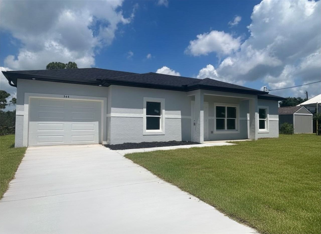 544 Highlands Lake Dr - Photo 2 of 20
