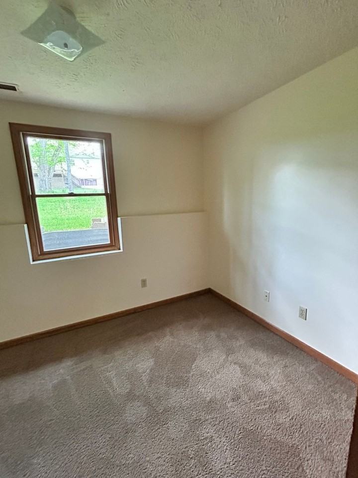 307 Villa St - Photo 7 of 14