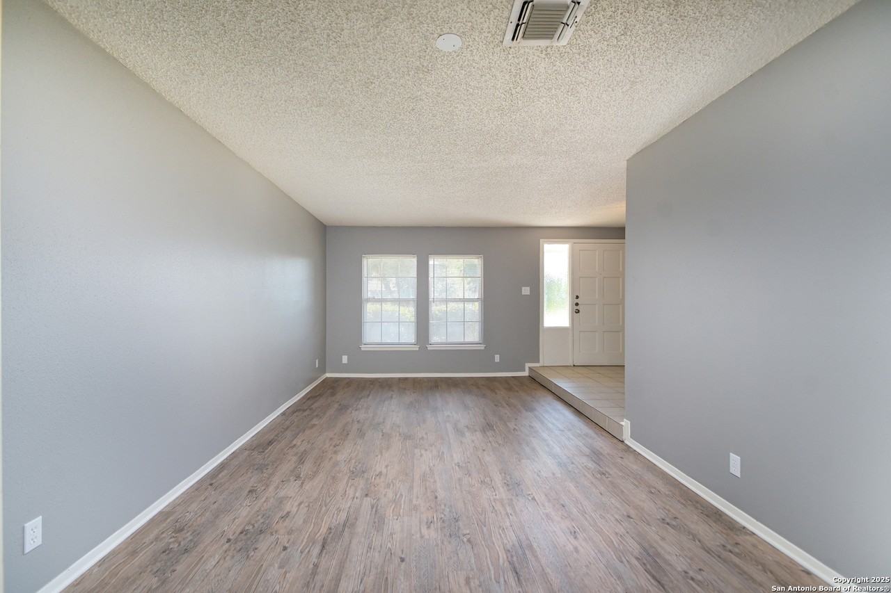 7414 Elderberry St - Photo 3 of 24