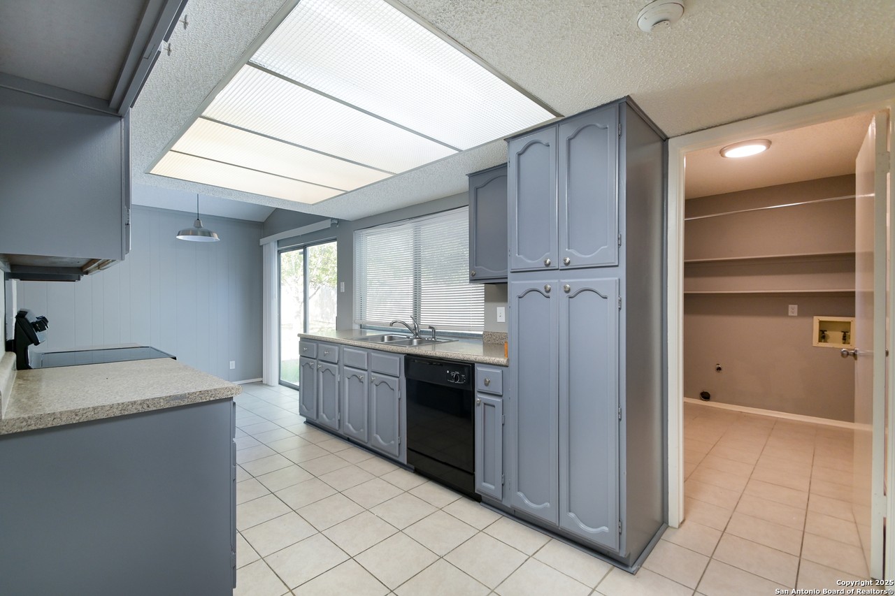 7414 Elderberry St - Photo 7 of 24