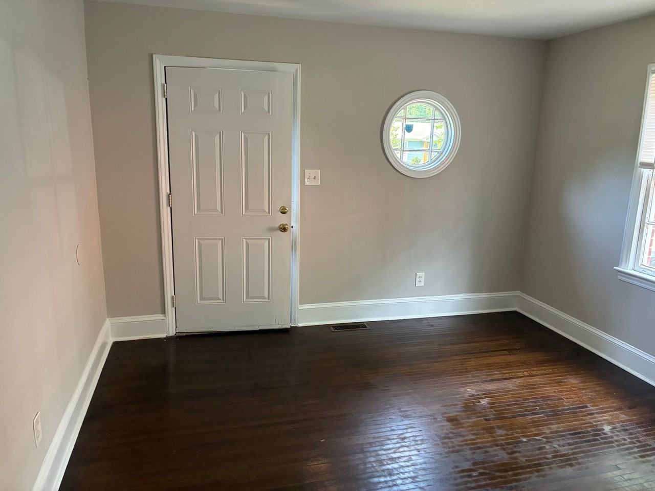 4000 Winfield Dr - Photo 3 of 15