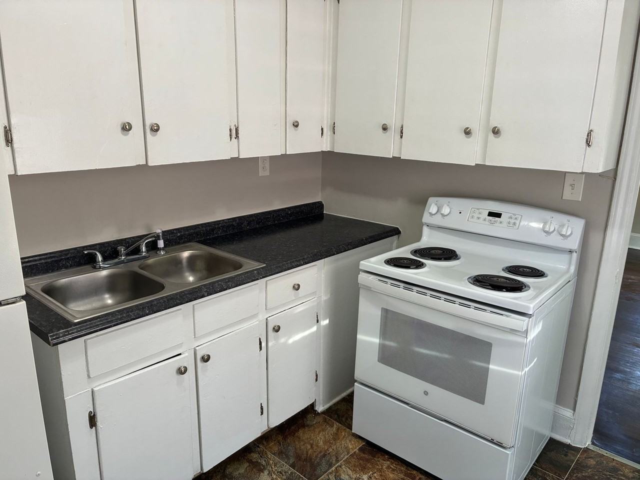 4000 Winfield Dr - Photo 6 of 15