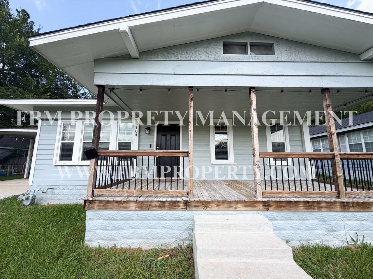 104 Sunset Cir - Photo 2 of 17