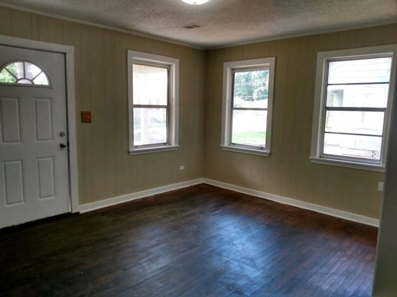116 Independence Ave - Photo 3 of 9