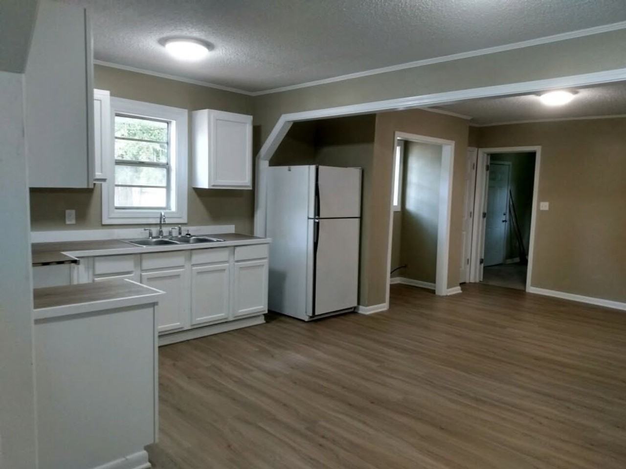 116 Independence Ave - Photo 4 of 9