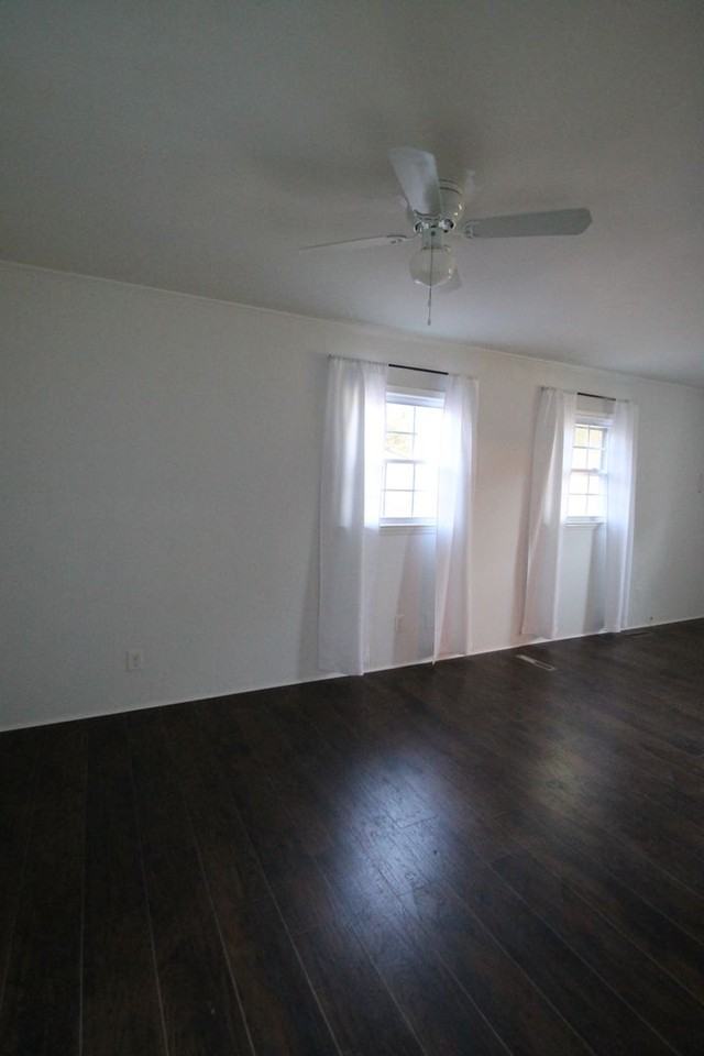731 Level St - Photo 3 of 17