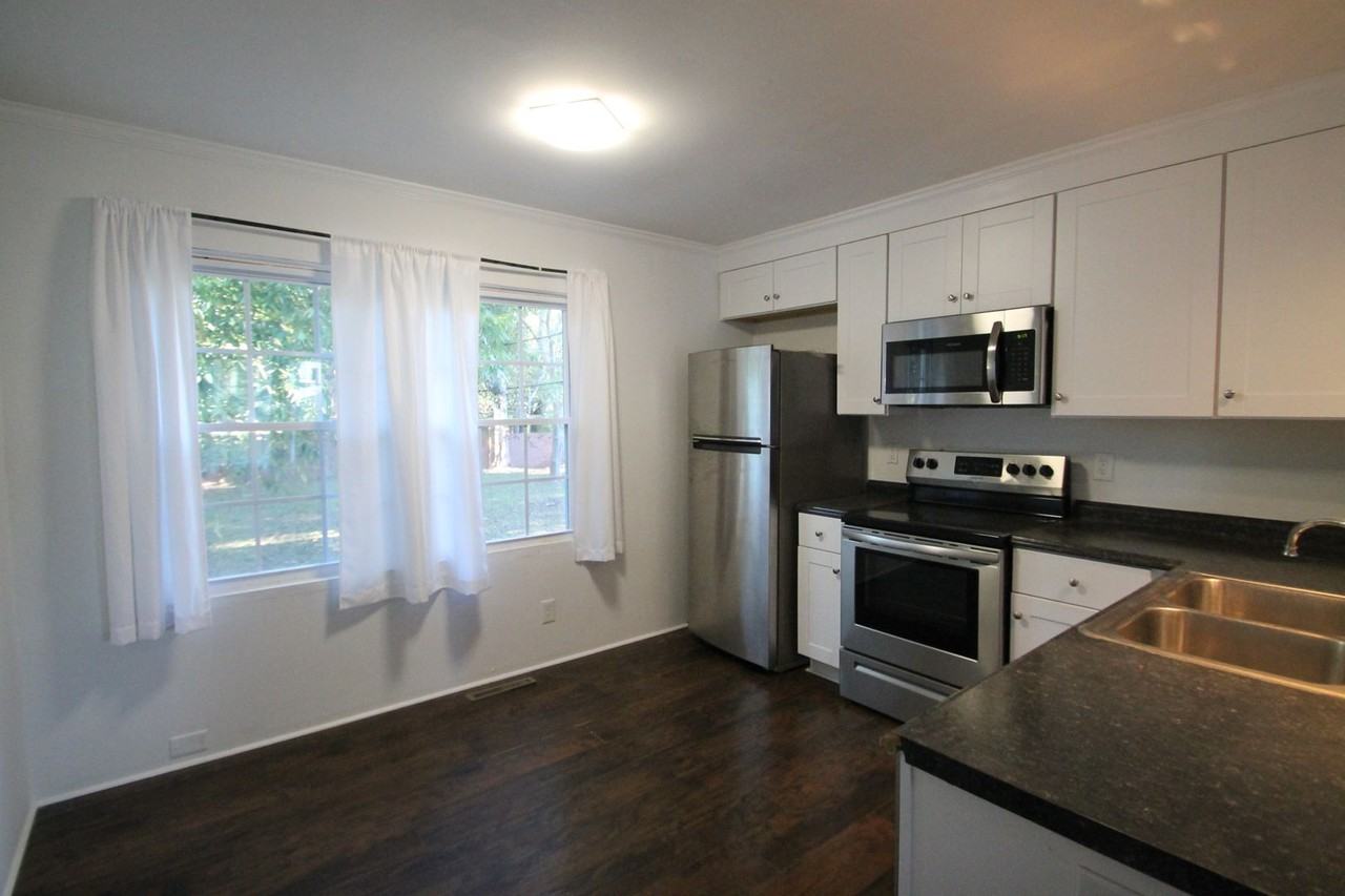 731 Level St - Photo 6 of 17