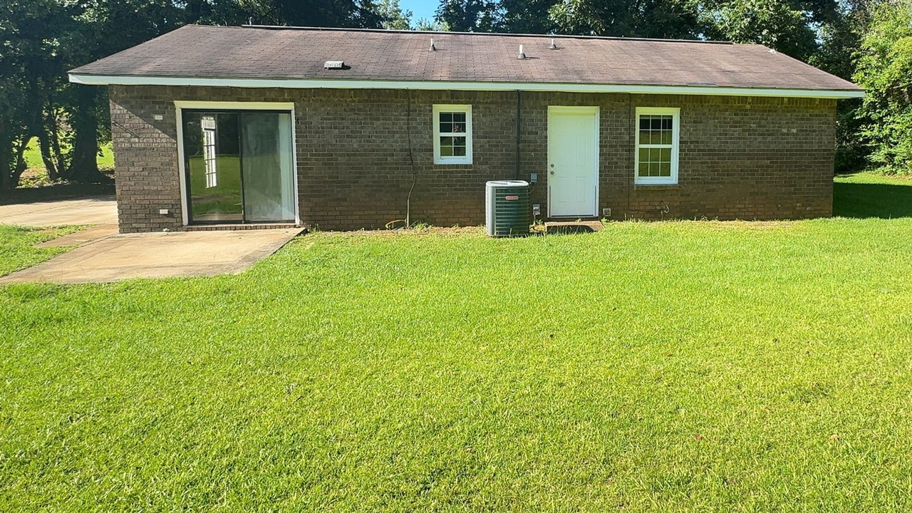 738 Waldroup Rd - Photo 2 of 15