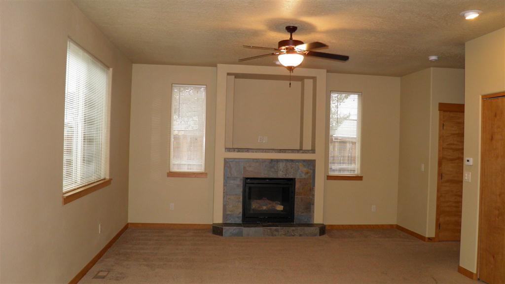 20249 Knightsbridge Pl - Photo 4 of 10
