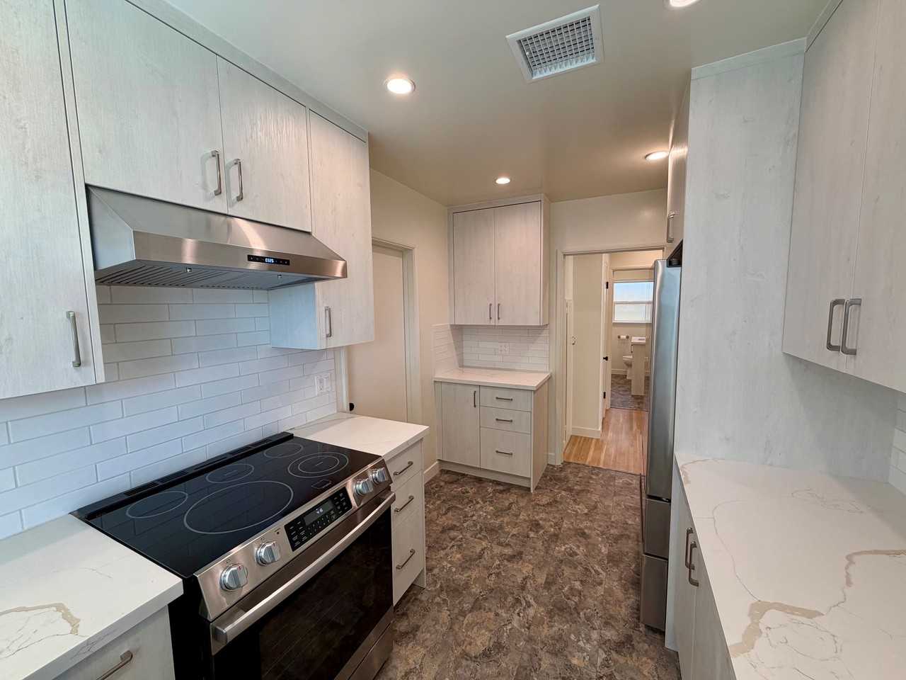 131 Poinsettia Ave #131 - Photo 6 of 12
