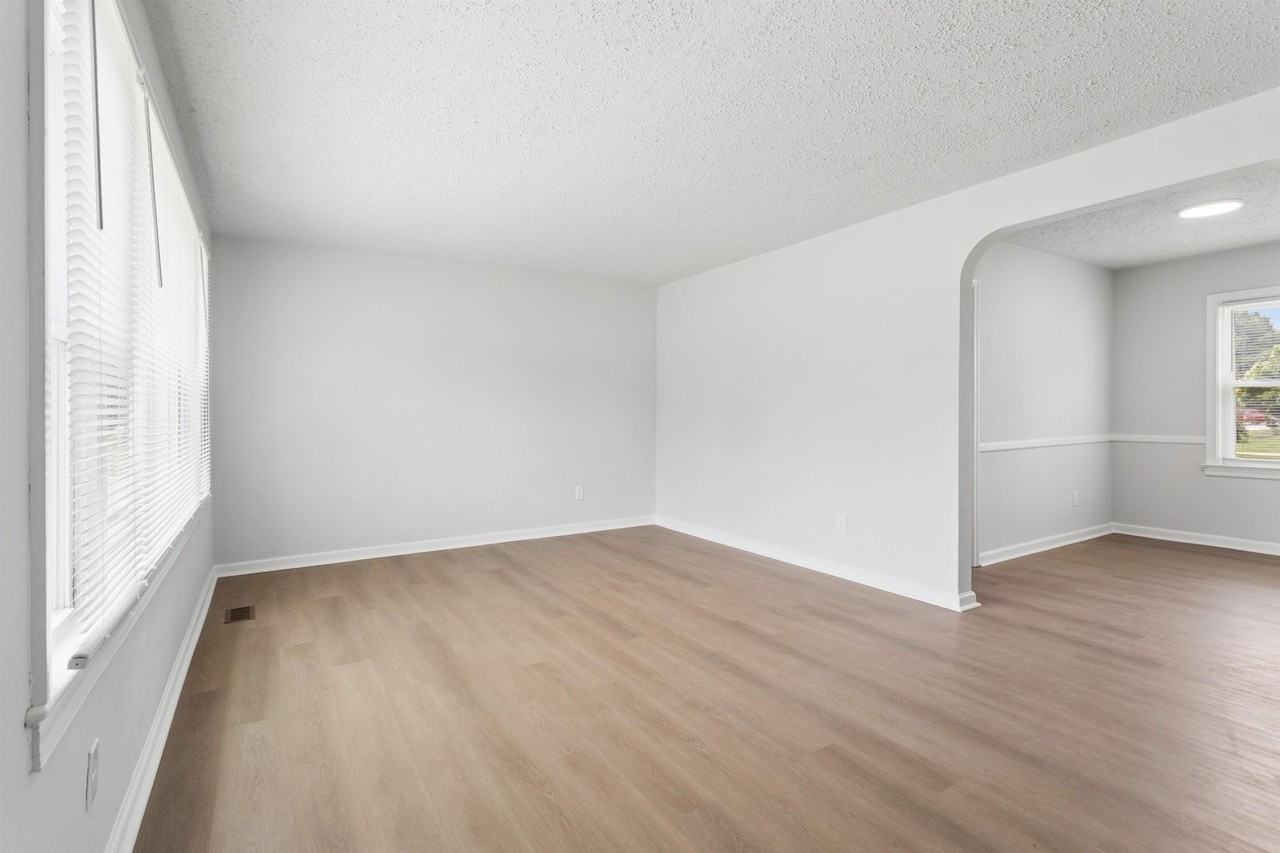 1815 Canterbury Rd - Photo 5 of 28