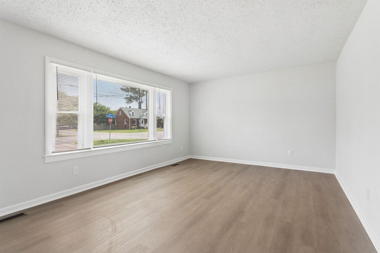 1815 Canterbury Rd - Photo 6 of 28