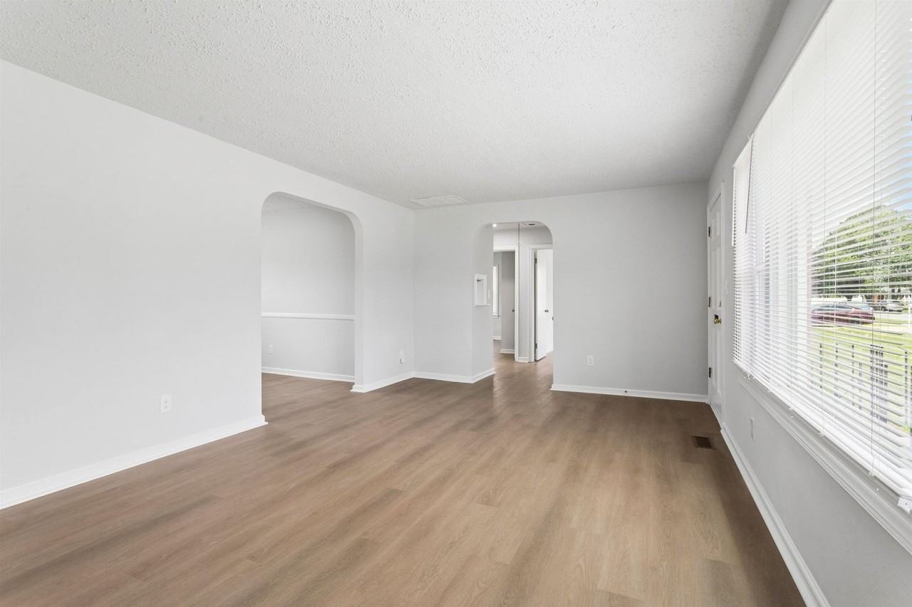 1815 Canterbury Rd - Photo 7 of 28