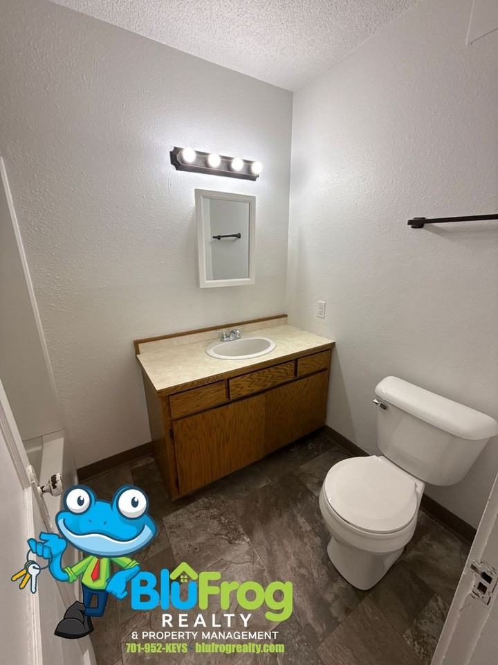 402 2nd Ave Nw #203 - Photo 4 of 7