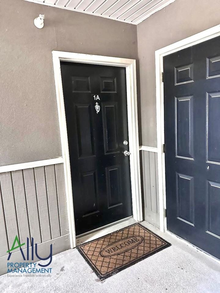 725 Walker Sq #1 - Photo 3 of 16