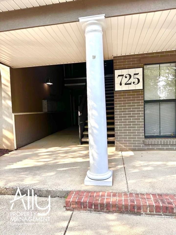 725 Walker Sq #1 - Photo 4 of 16