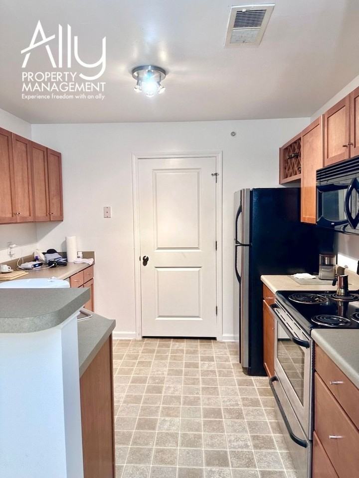 725 Walker Sq #1 - Photo 5 of 16
