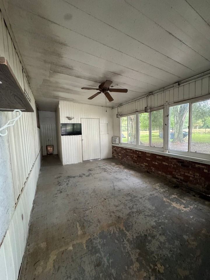534 Oak Rdg E - Photo 2 of 17