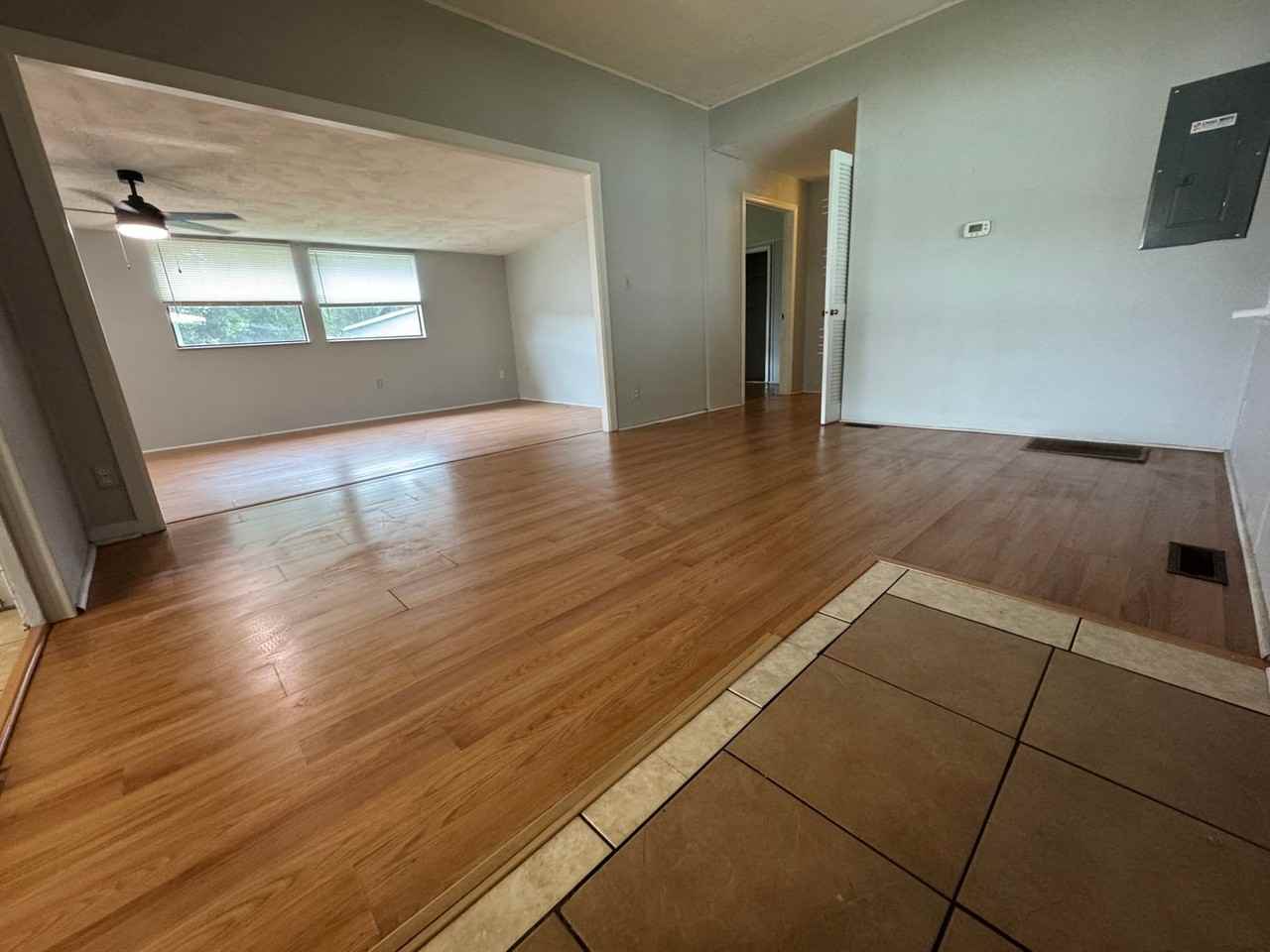 534 Oak Rdg E - Photo 6 of 17