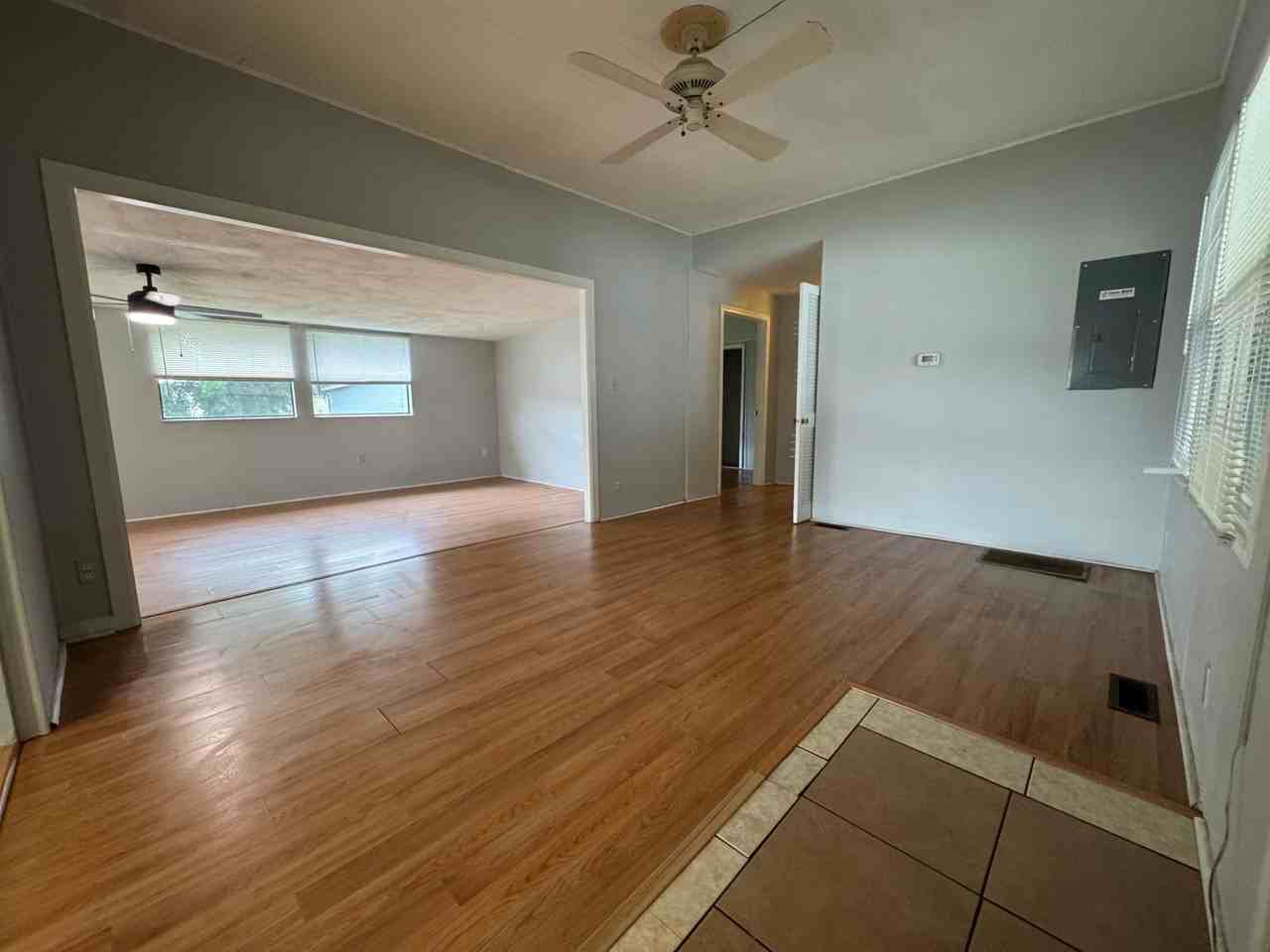 534 Oak Rdg E - Photo 7 of 17