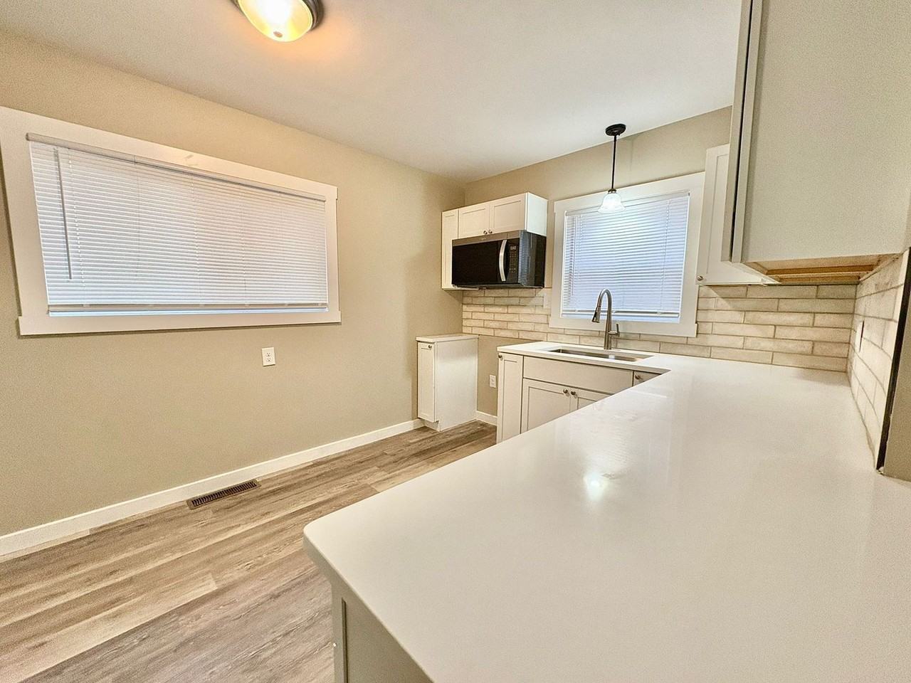 812 Jackson St - Photo 3 of 20