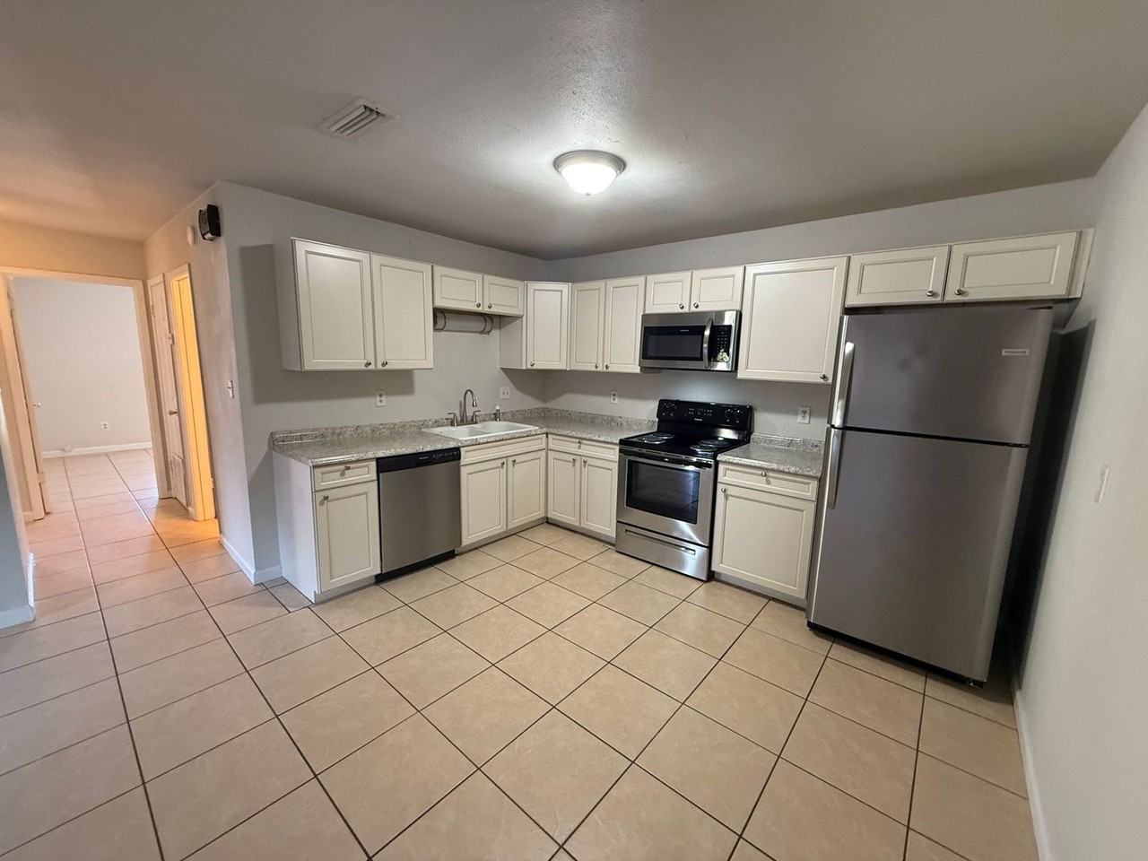 3399 Green Briar Cir #2 - Photo 5 of 15
