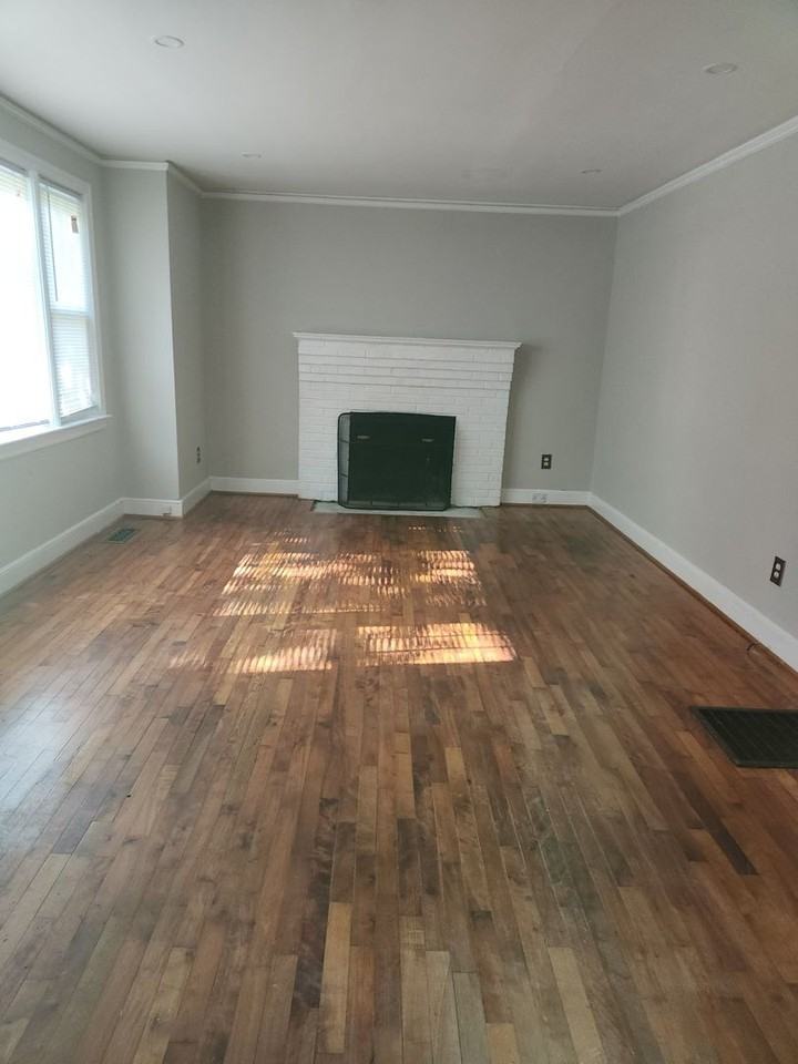 1029 Hancock St - Photo 2 of 10