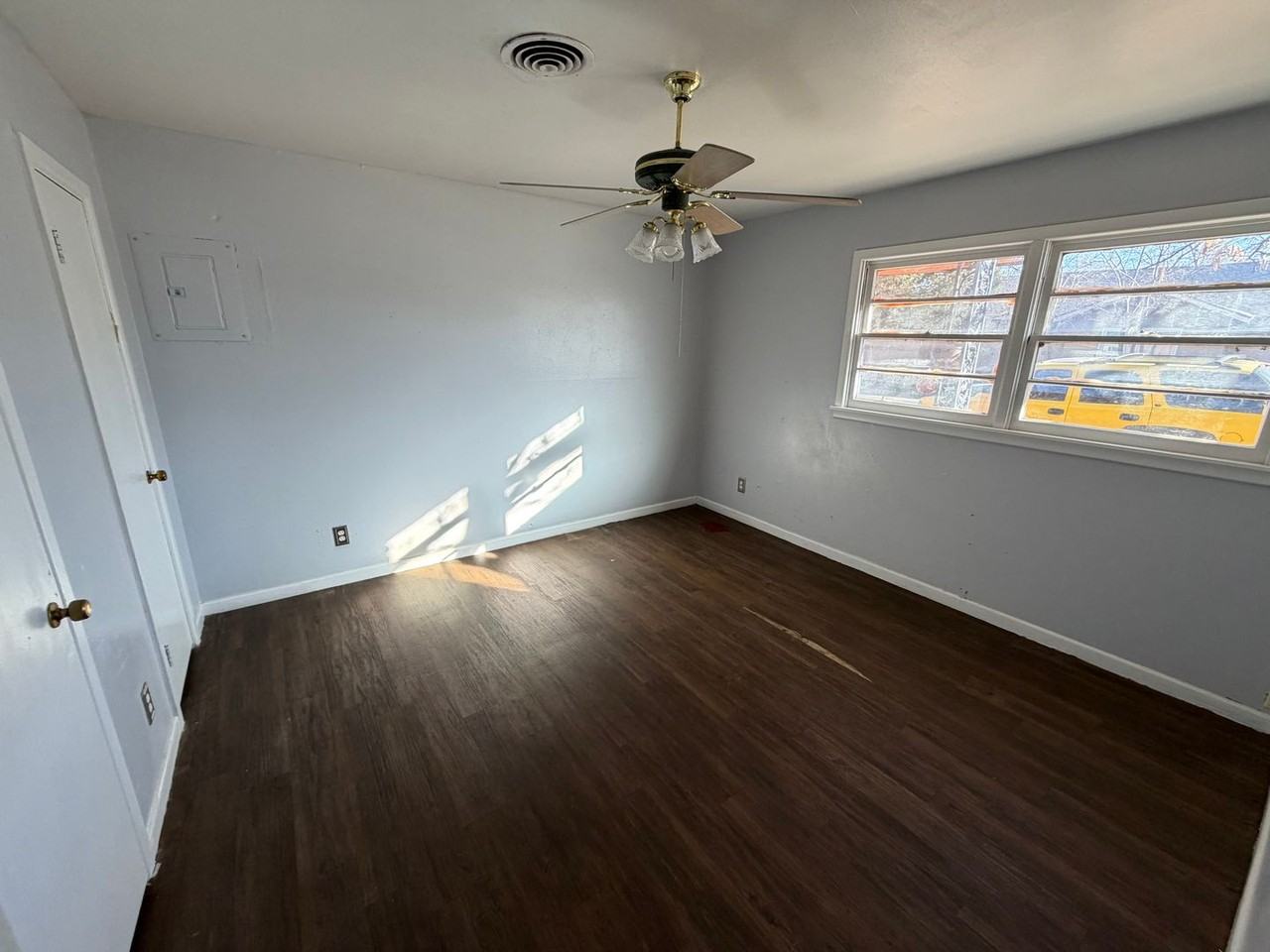 1902 23rd St - Photo 5 of 7