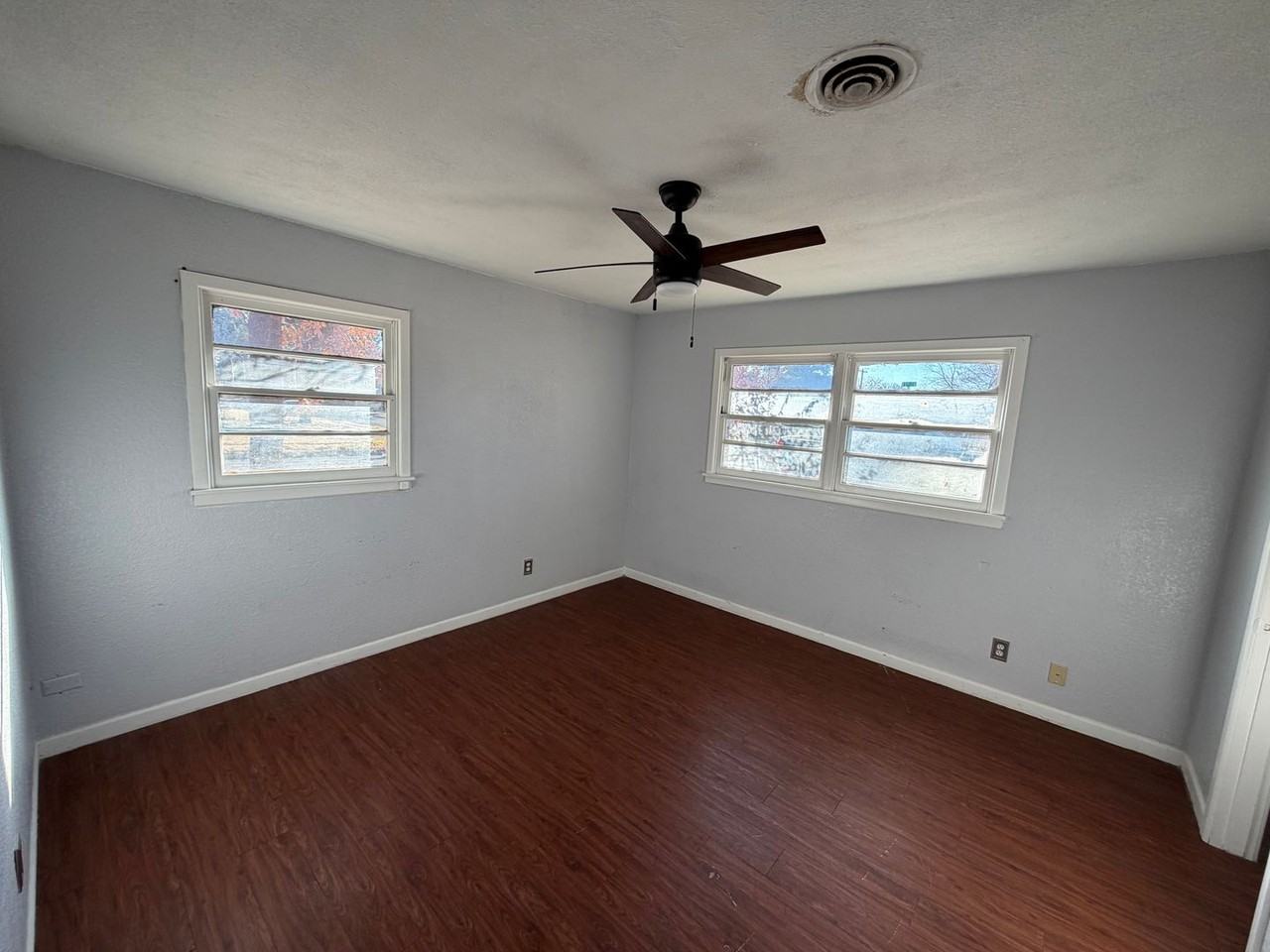 1902 23rd St - Photo 7 of 7