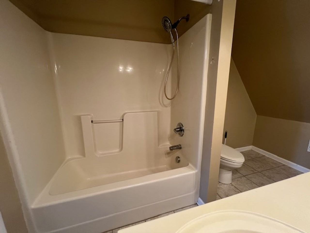 217 White Oak St - Photo 6 of 18