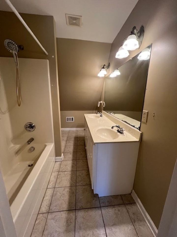 217 White Oak St - Photo 7 of 18