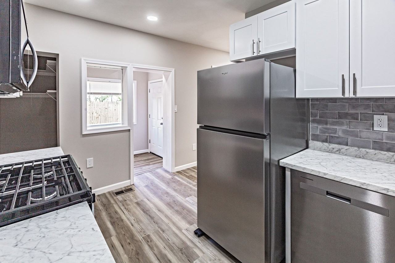 116 W 27th St - Photo 5 of 18
