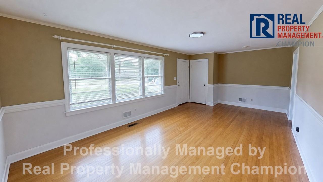 214 Huntington Rd - Photo 3 of 20