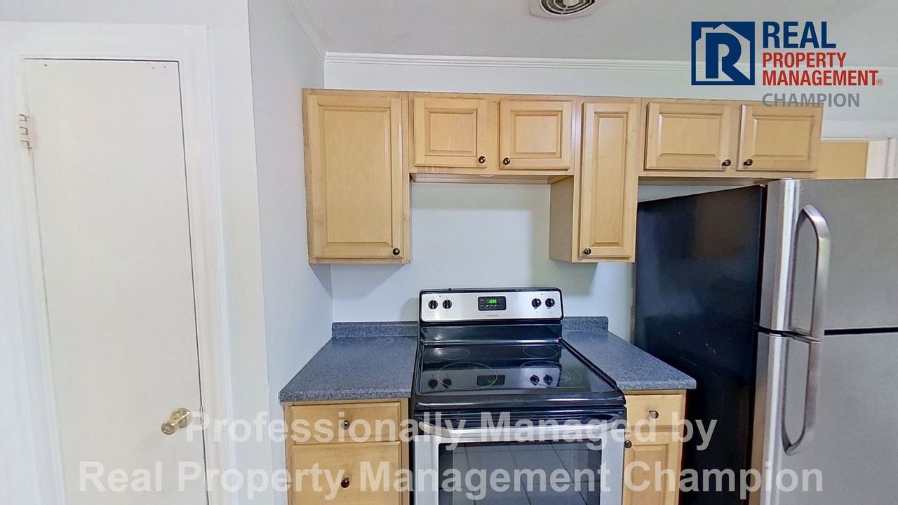 214 Huntington Rd - Photo 7 of 20