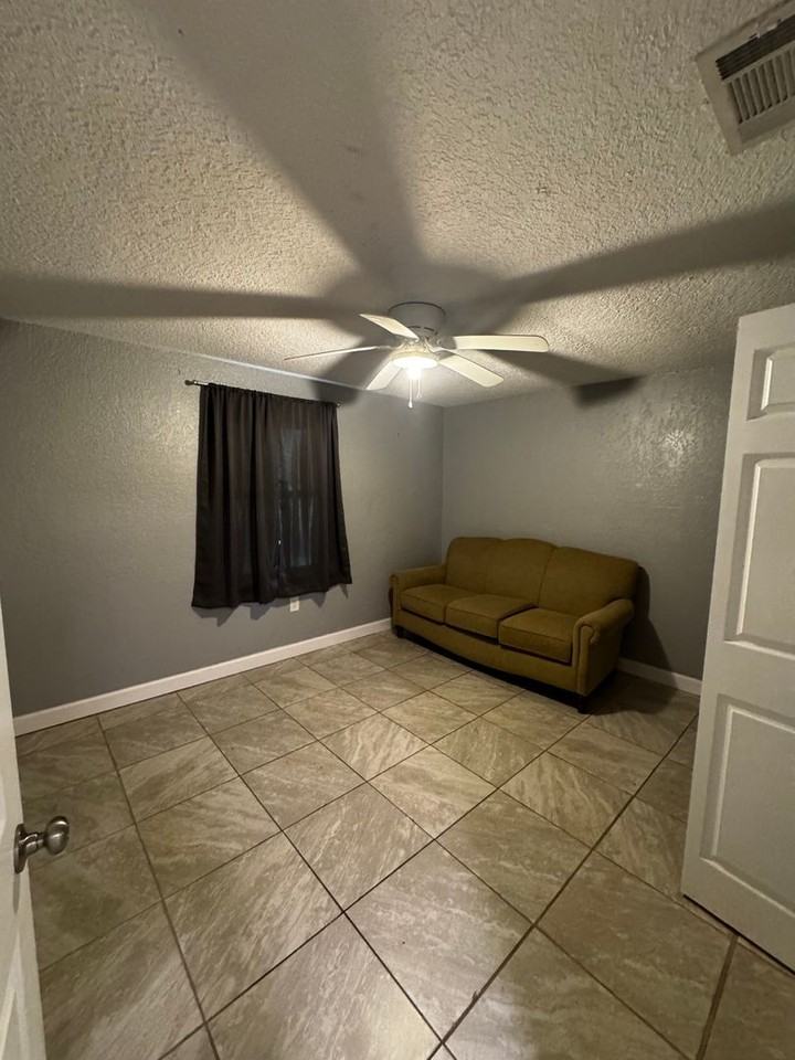 8390 Sw 101st Place Rd - Photo 4 of 15