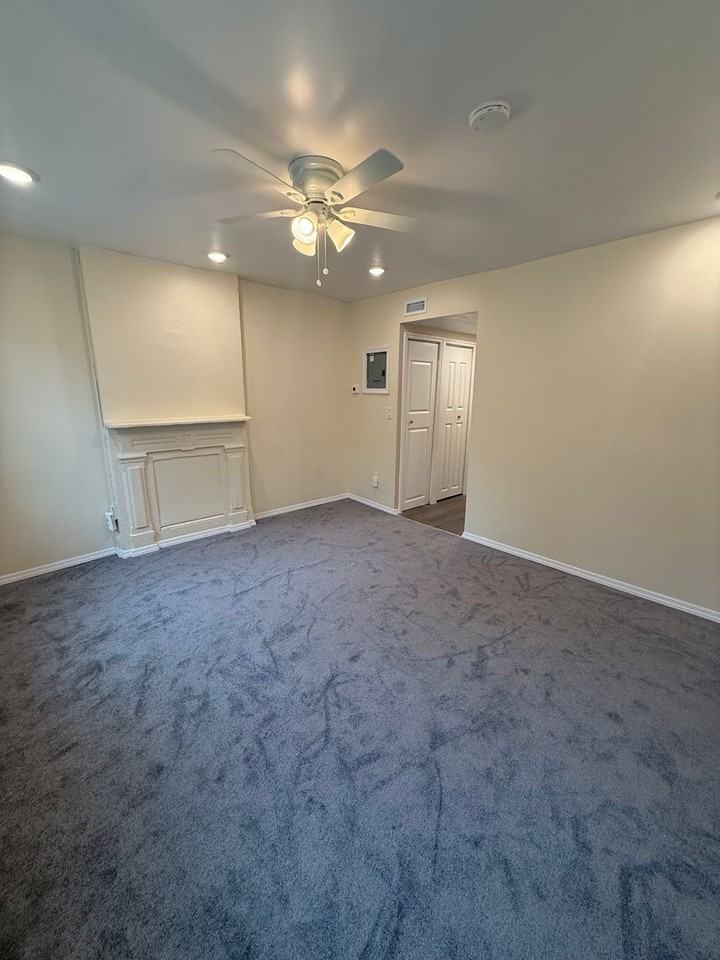 186 N Miller St - Photo 2 of 9