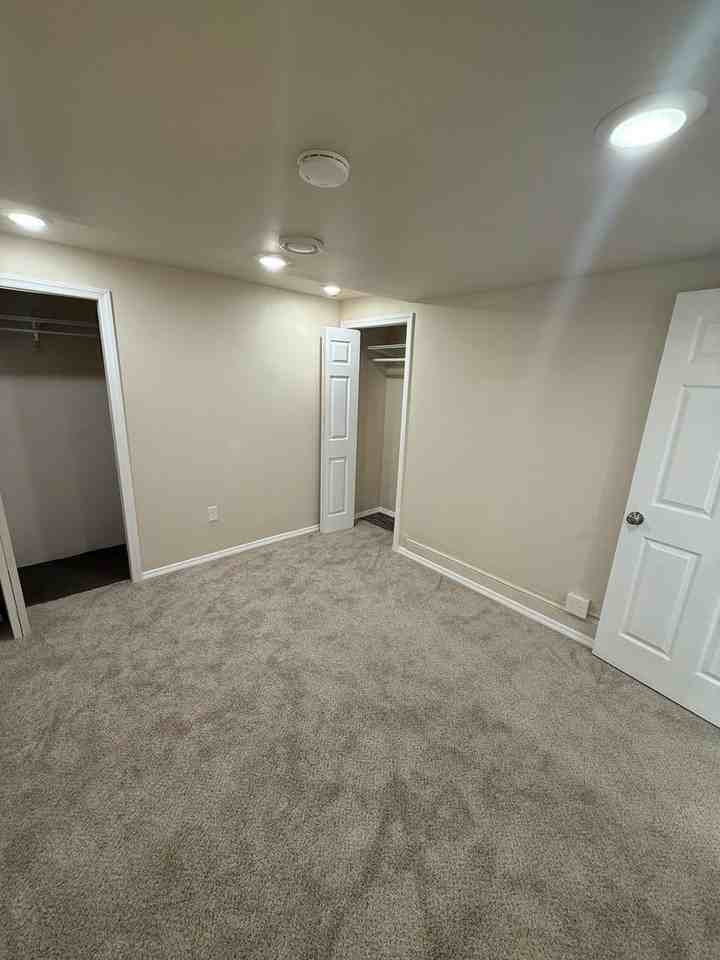 186 N Miller St - Photo 5 of 9