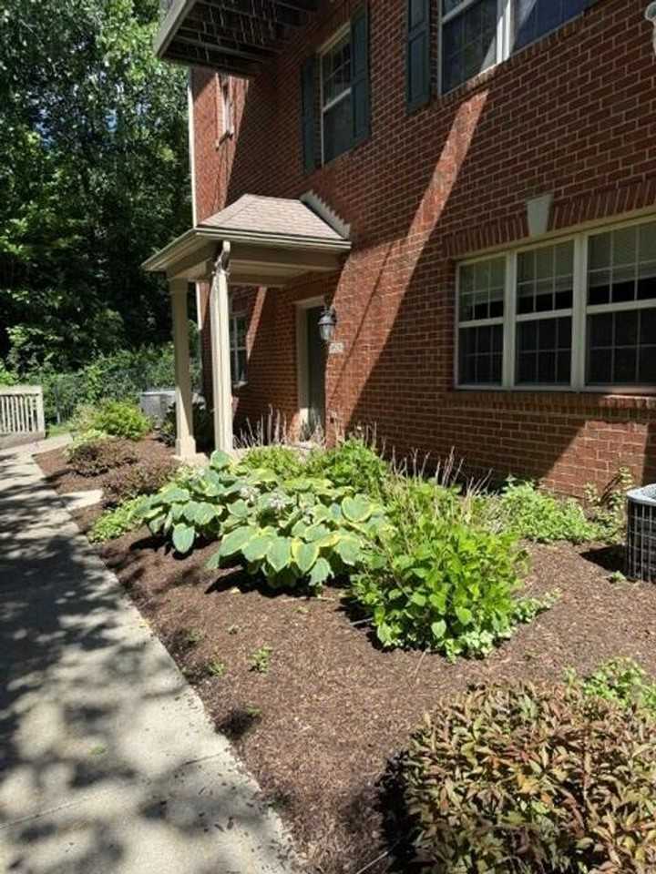 39528 Rockcrest Ln - Photo 2 of 33
